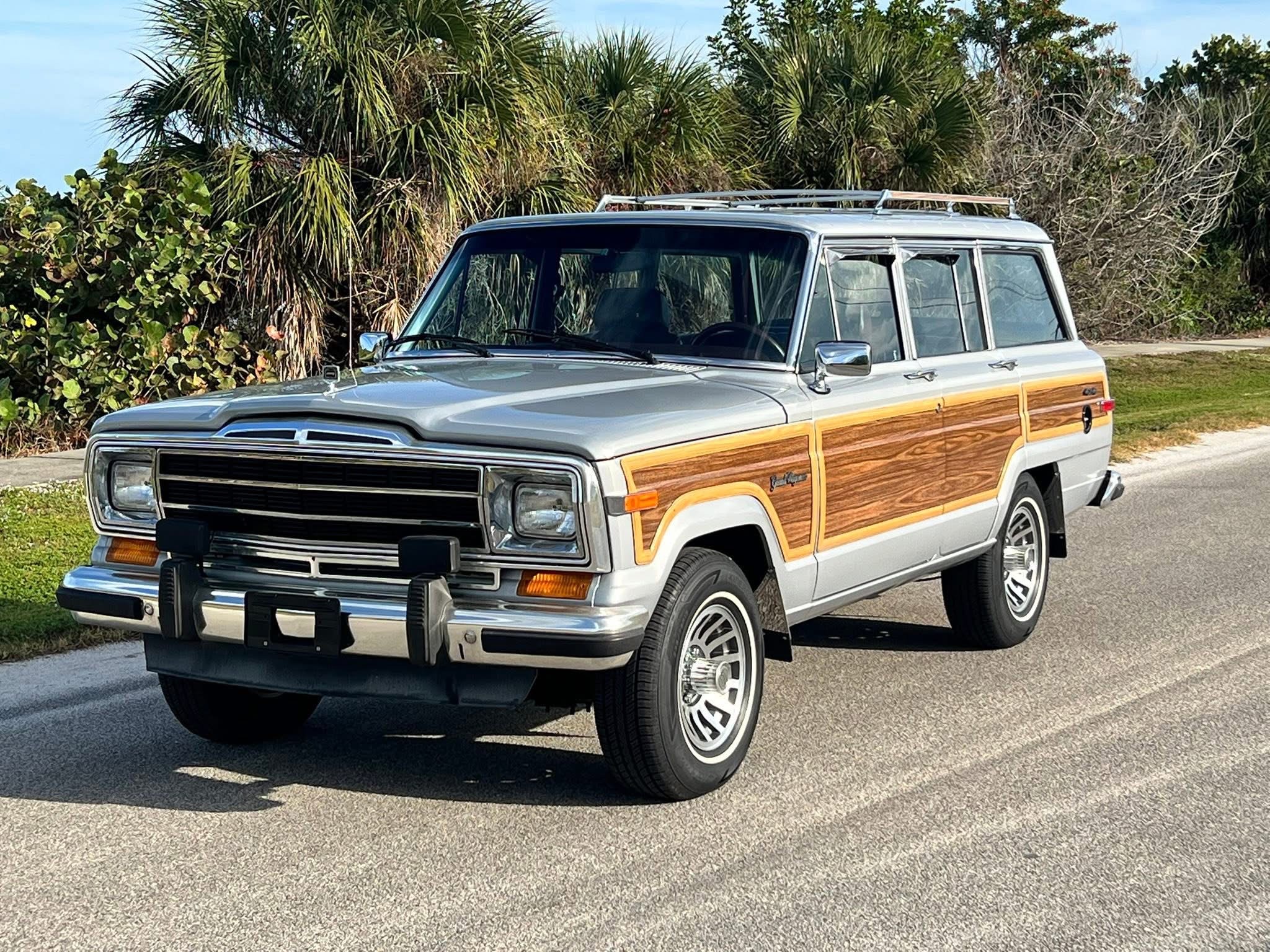 1990 Jeep Grand Wagoneer